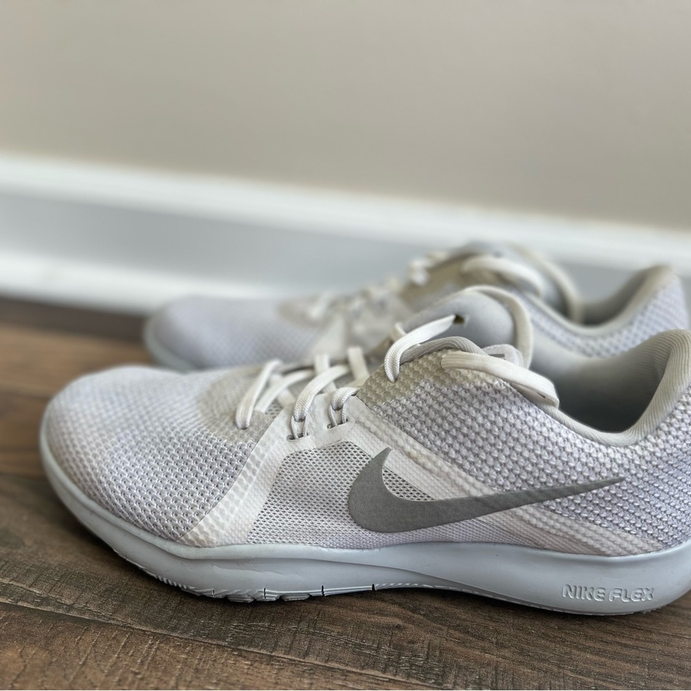 Nike flex size 8 barely worn